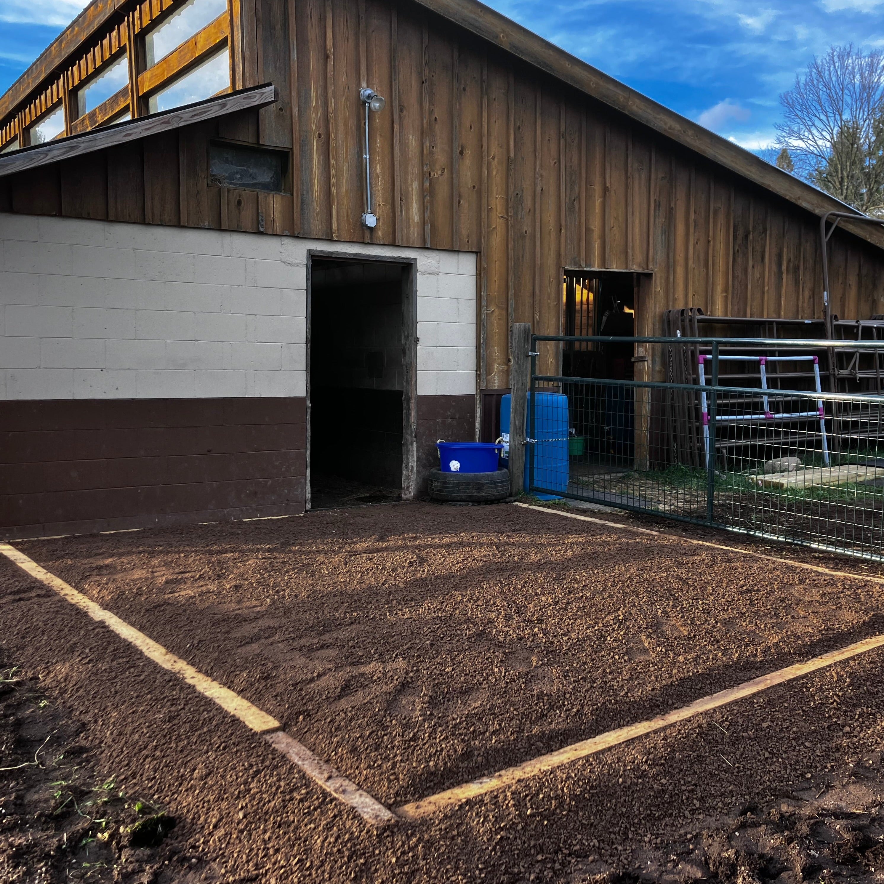 Bundle of 2 Lighthoof Panels and Geotextile Fabric