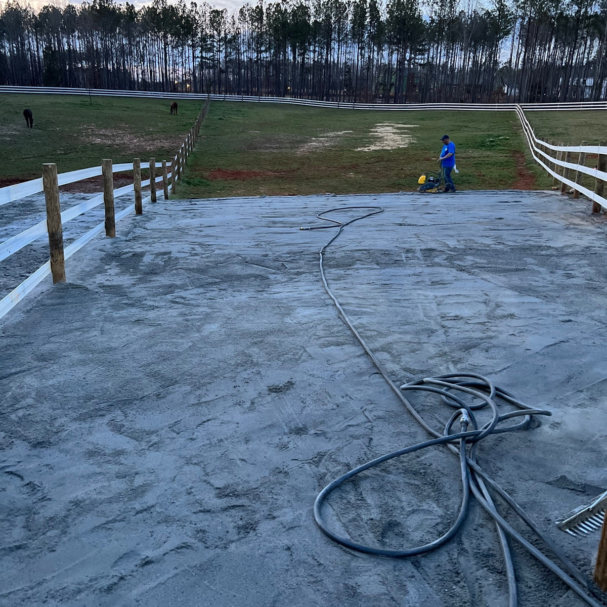 Compact the gravel in the Lighthoof cells using a vibrating plate compactor